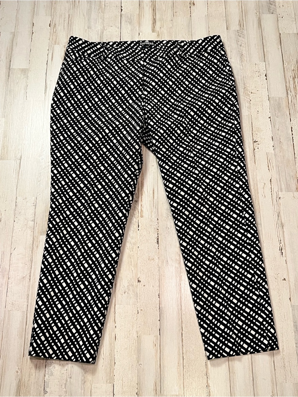 Express Editor Ankle Pants Size 14 Black White Geometric Work Pants